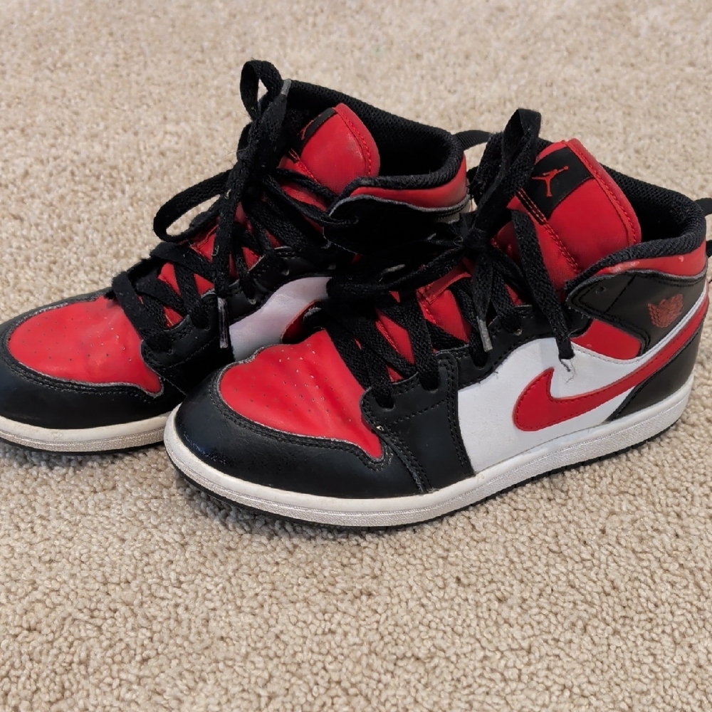 Nike Red Black White Retro High-Top Sneakers